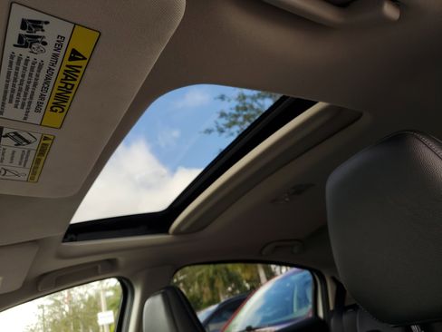 Used 2021 Honda HR-V EX-L image 16