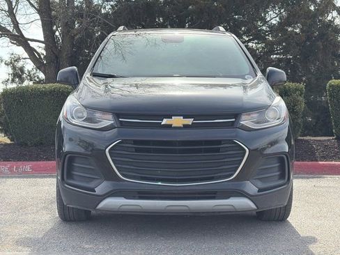 Used 2020 Chevrolet Trax LT w/ LT Convenience Package image 6