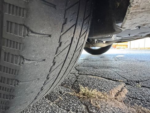 Used 2017 Chrysler Pacifica LX image 37