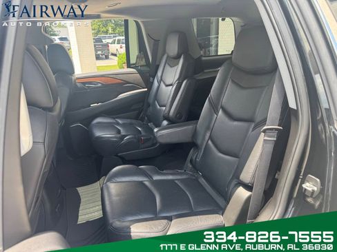 Used 2018 Cadillac Escalade Luxury image 11