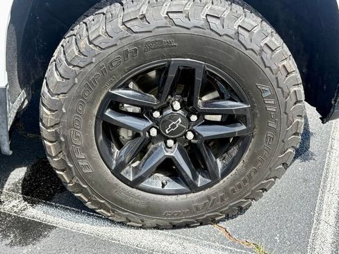 Used 2020 Chevrolet Silverado 1500 LT Trail Boss AWD/4WD image 29