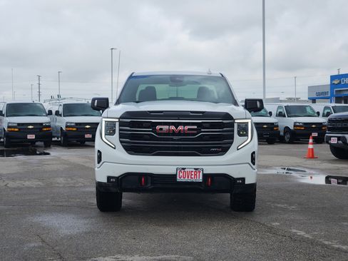 Used 2025 GMC Sierra 1500 AT4 AWD/4WD image 2