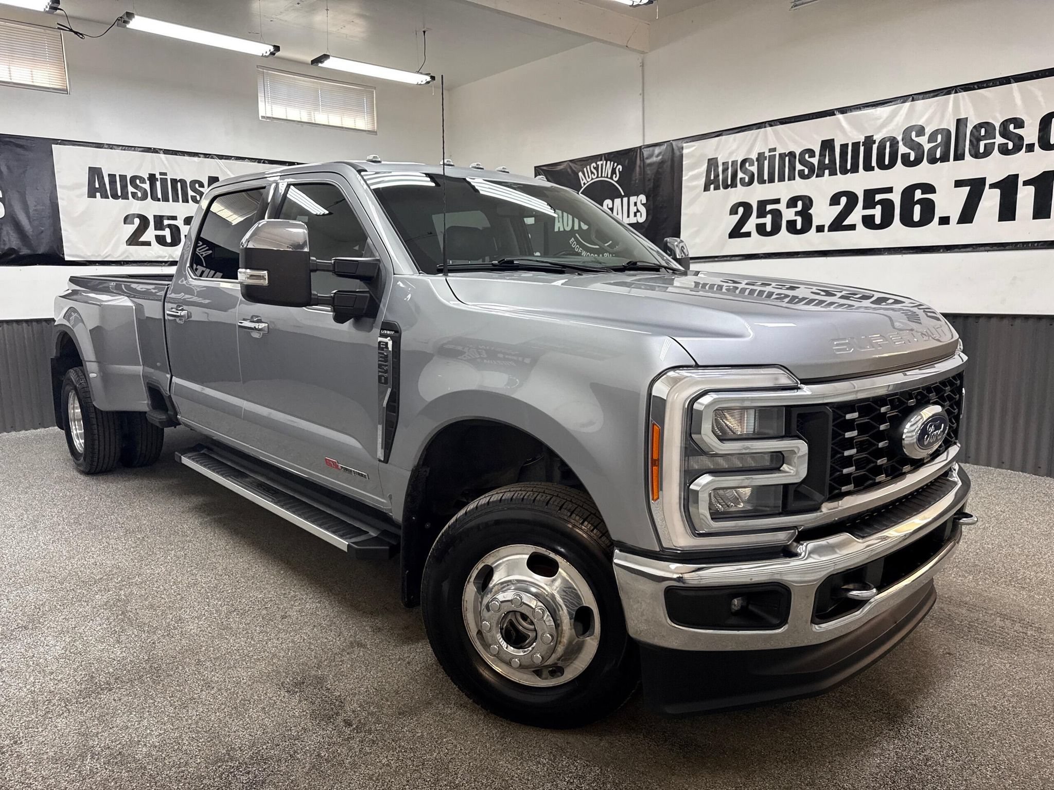 Used 2023 Ford F350 Lariat w/ Tow Technology Package AWD/4WD image 1