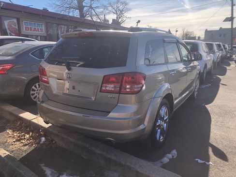 Used 2009 Dodge Journey R/T w/ Safe & Sound Group image 3