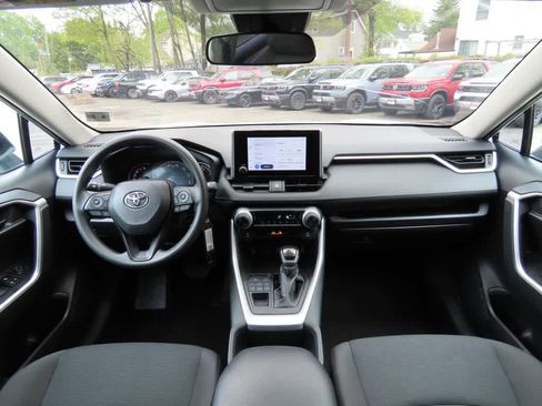 Used 2025 Toyota RAV4 LE AWD/4WD image 15