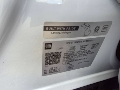 Certified 2026 GMC Acadia Denali Ultimate AWD/4WD image 33