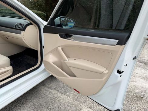 Used 2017 Volkswagen Passat 1.8T S image 23