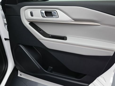New 2026 Ford Explorer Active w/ Active Comfort Package RWD image 36
