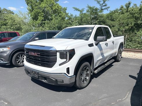 Used 2022 GMC Sierra 1500 Pro w/ Pro Value Package RWD image 3