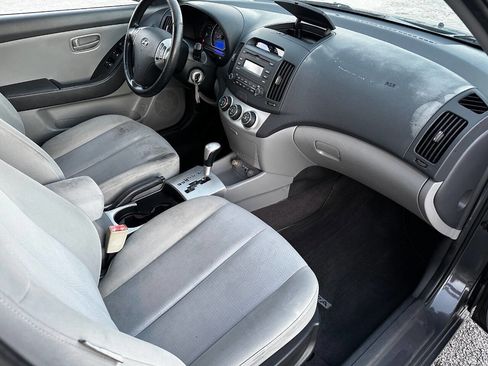 Used 2009 Hyundai Elantra SE FWD image 12