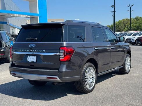 Used 2024 Ford Expedition Limited RWD image 3