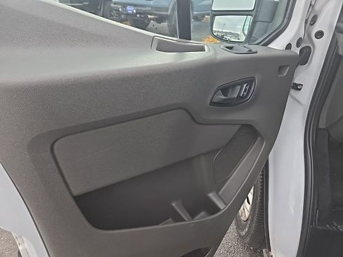 Used 2022 Ford Transit 350 XLT image 9