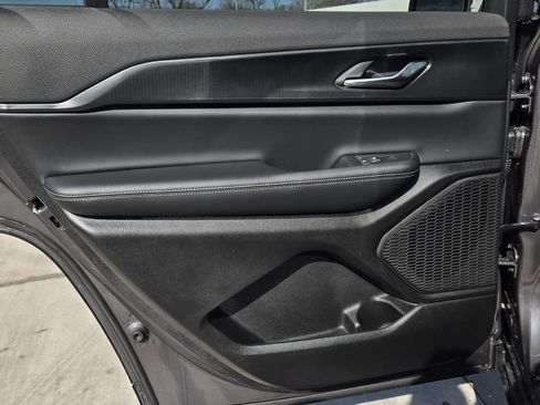 New 2025 Jeep Grand Cherokee L Laredo w/ Luxury Tech Group I image 12