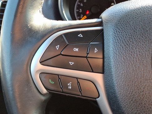 Used 2018 Jeep Grand Cherokee Altitude AWD/4WD image 21