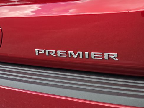 New 2026 Chevrolet Suburban Premier AWD/4WD image 17