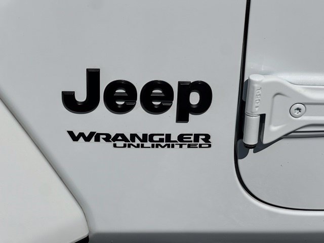 Used 2021 Jeep Wrangler Unlimited Sahara AWD/4WD image 11