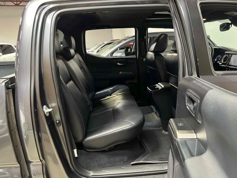 Used 2021 Toyota Tacoma TRD Sport w/ TRD Premium Sport Package RWD image 38