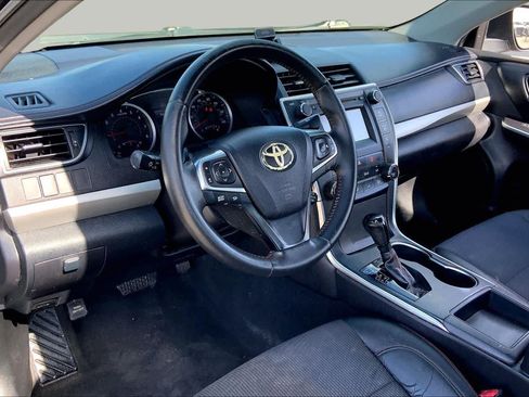 Used 2017 Toyota Camry SE FWD image 17