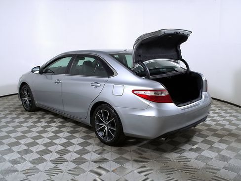 Used 2017 Toyota Camry XSE FWD image 10