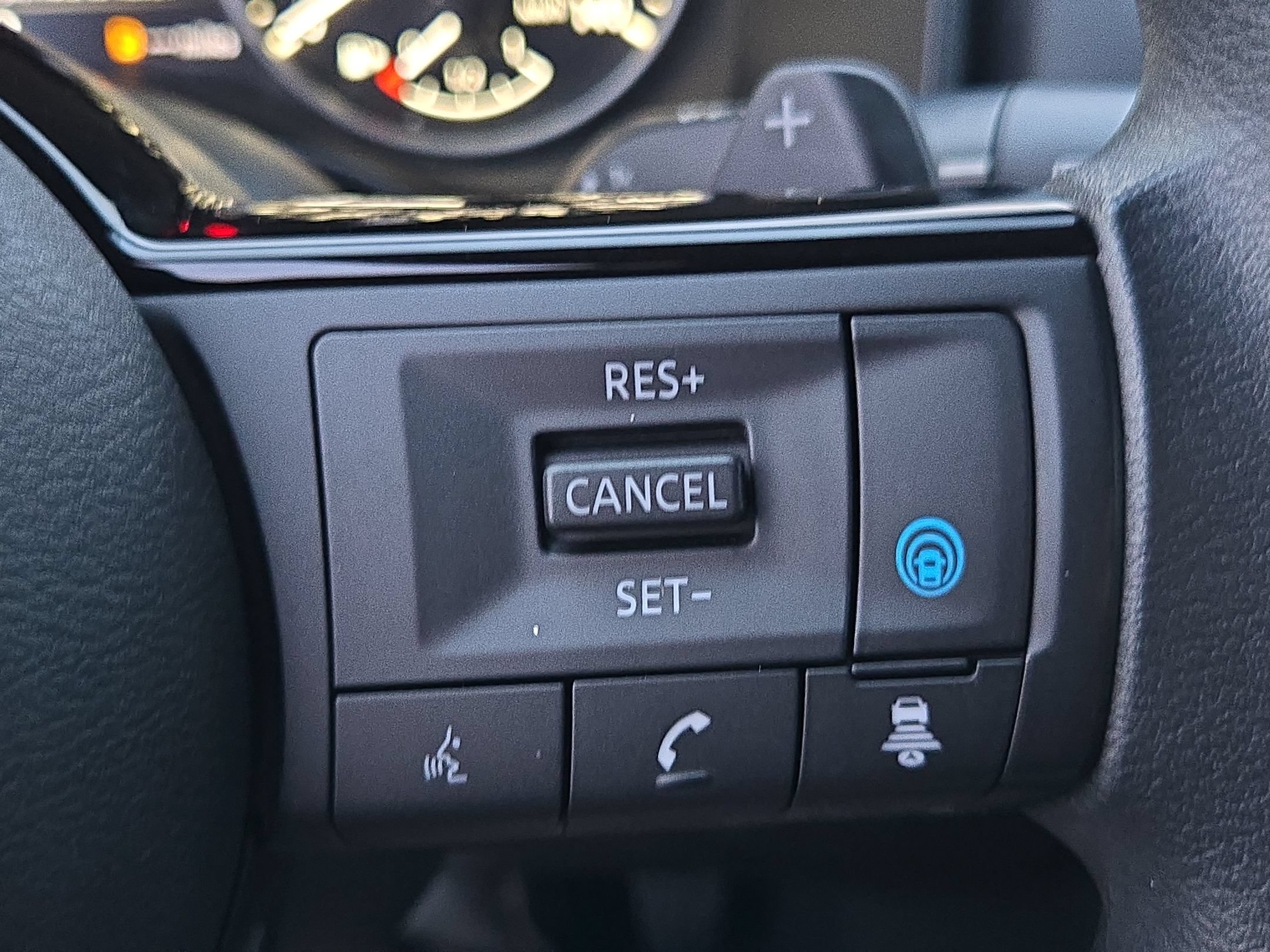 Used 2023 Nissan Rogue SV FWD image 28
