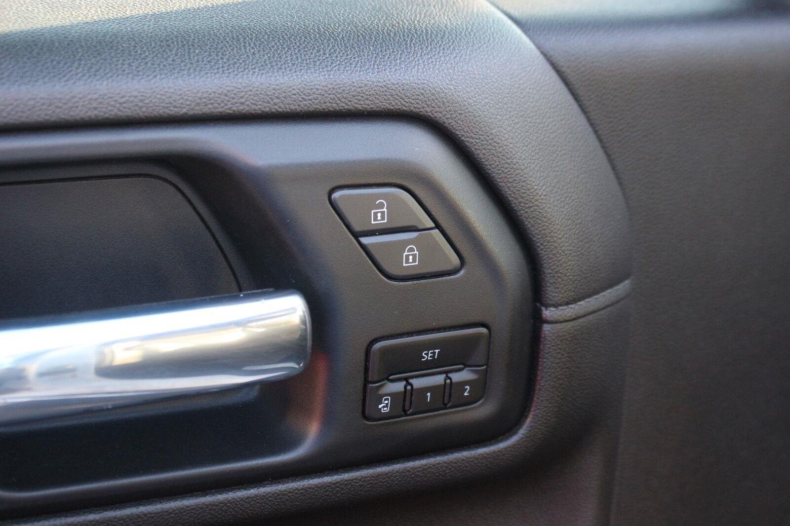 Used 2021 Chevrolet Silverado 2500 High Country AWD/4WD image 15