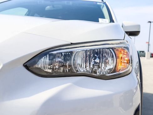 Used 2021 Subaru Crosstrek 2.0i Premium image 7