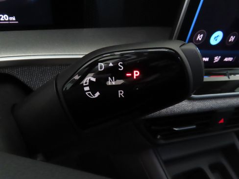 New 2025 Volkswagen Tiguan S image 17