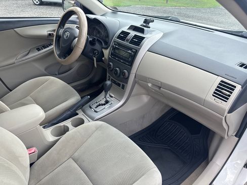 Used 2012 Toyota Corolla LE FWD image 27