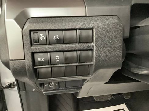 Used 2024 Toyota Tacoma SR5 AWD/4WD image 15