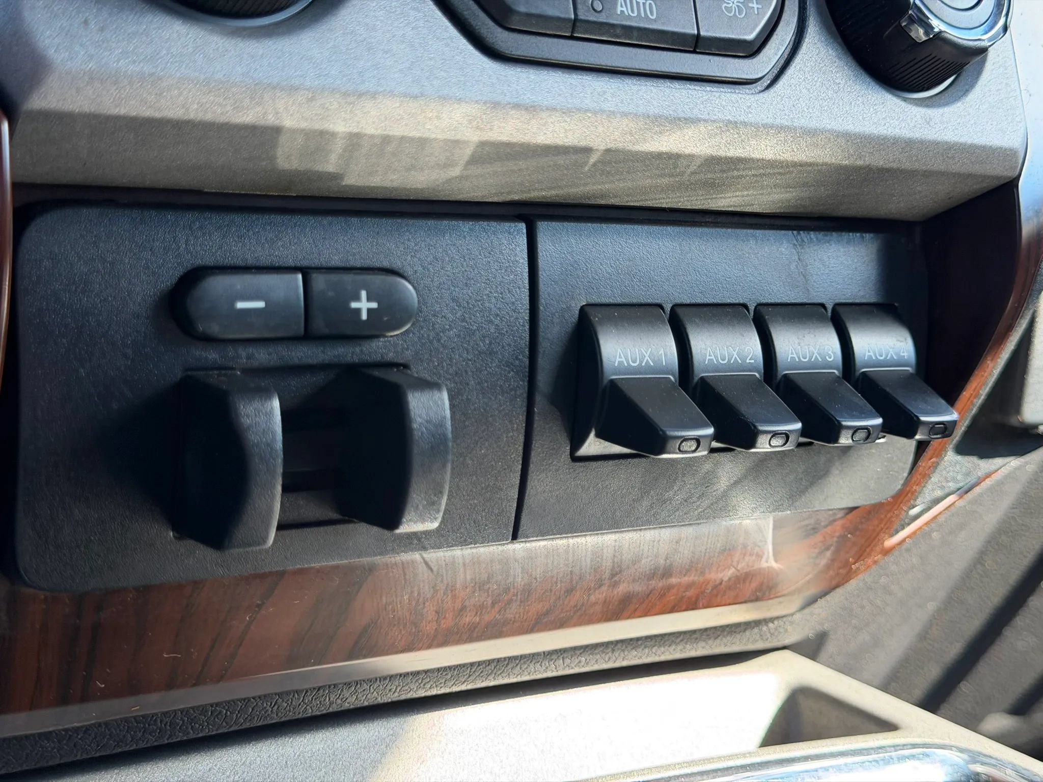Used 2013 Ford F450 Lariat w/ Lariat Ultimate Pkg AWD/4WD image 35