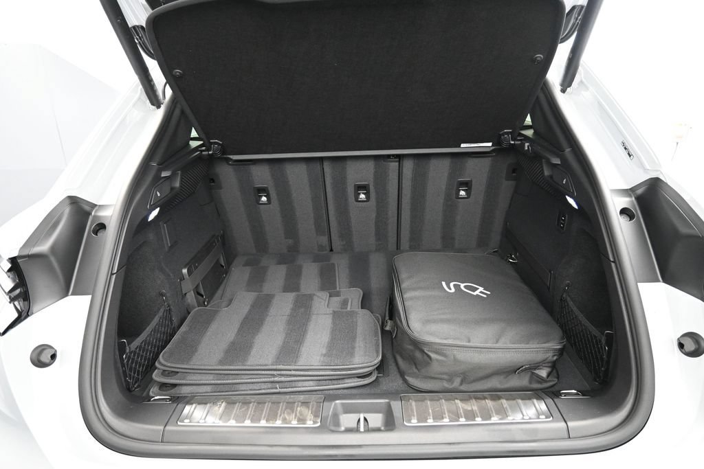 Certified 2026 Porsche Macan Electric RWD image 27