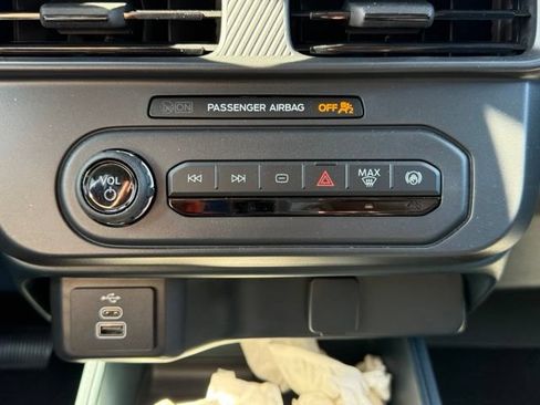 Used 2025 Ford Maverick XL w/ Equipment Group 102A AWD/4WD image 23