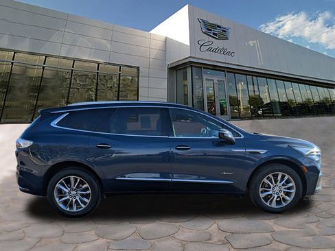 Used 2024 Buick Enclave Avenir image 7