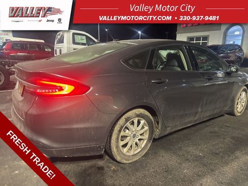 Used 2017 Ford Fusion S image 5