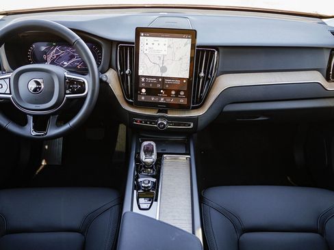 New 2026 Volvo XC60 B5 Plus image 12