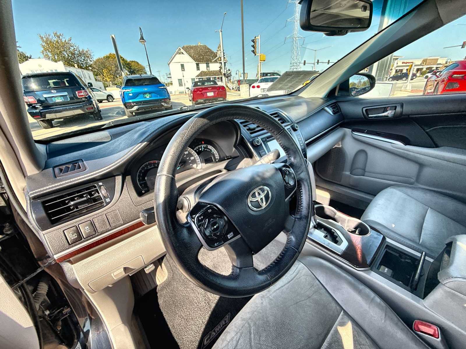Used 2013 Toyota Camry XLE FWD image 10