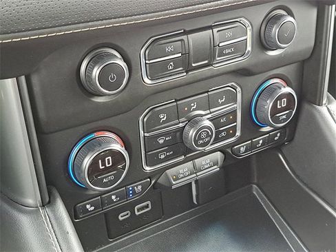 Used 2024 Chevrolet Tahoe Premier image 15