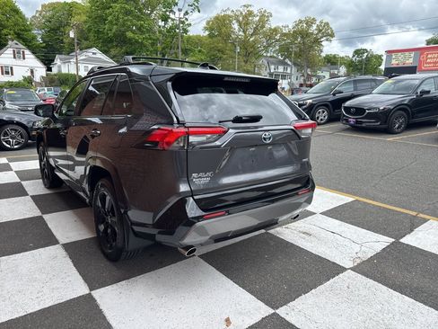 Used 2020 Toyota RAV4 XSE w/ All Weather Liner Package AWD/4WD image 4