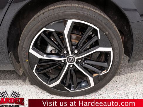 Used 2024 Nissan Altima 2.5 SR AWD/4WD image 10