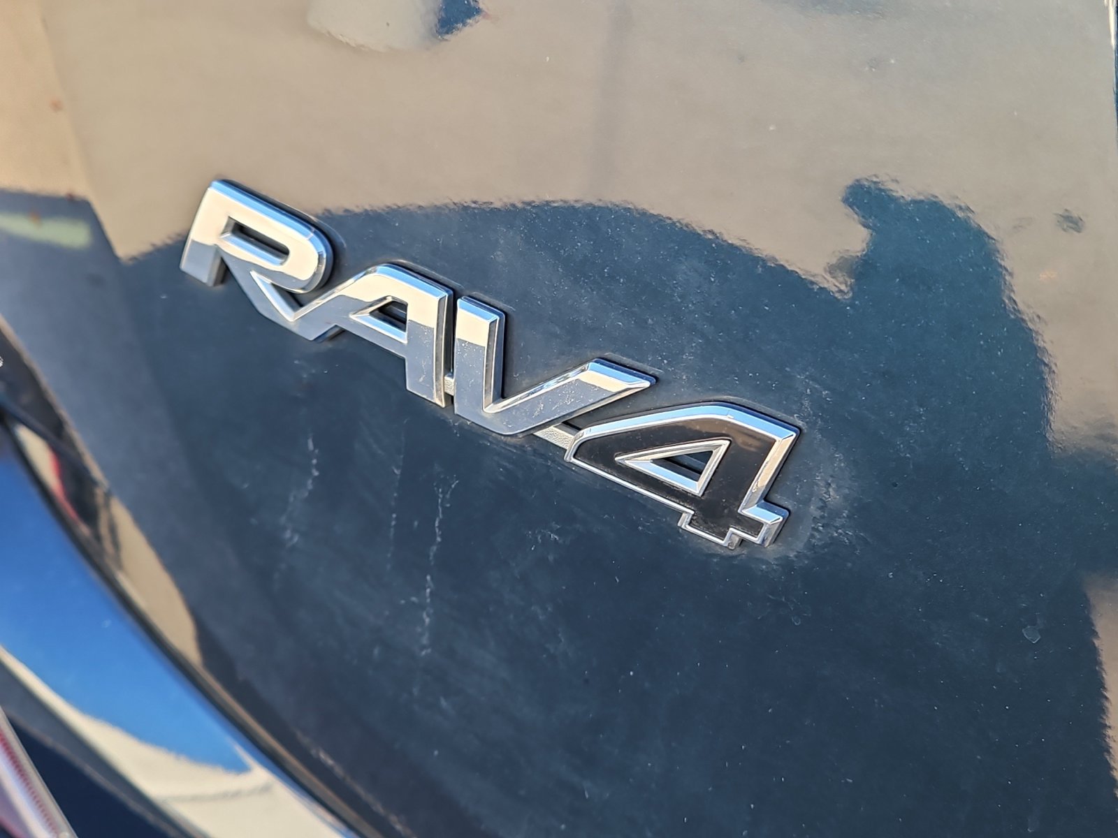 Certified 2018 Toyota RAV4 LE w/ Carpet Mat Package AWD/4WD image 7