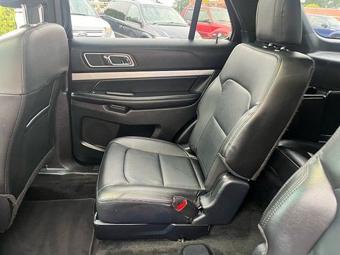 Used 2017 Ford Explorer XLT w/ Equipment Group 202A AWD/4WD image 16