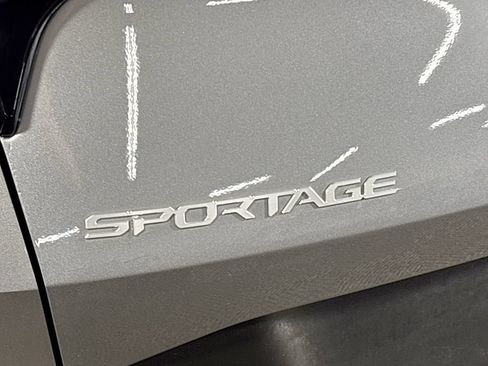 Certified 2025 Kia Sportage LX AWD/4WD image 24