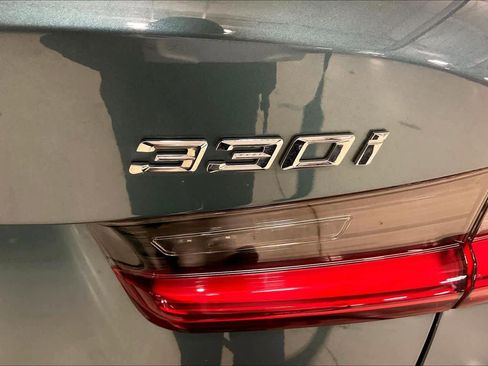 Used 2021 BMW 330i xDrive 330i xDrive w/ Executive Package image 9