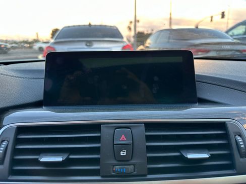 Used 2018 BMW 330e image 18