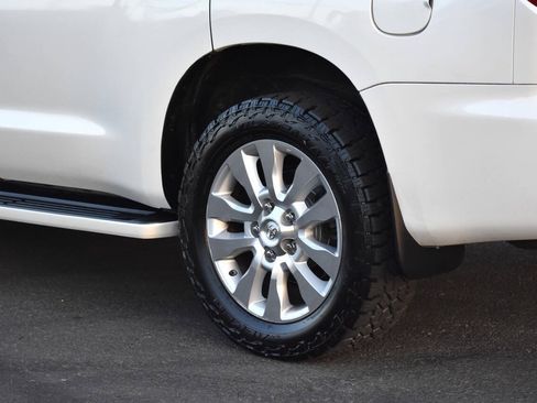 Used 2013 Toyota Sequoia Platinum AWD/4WD image 12