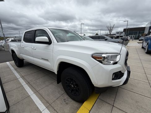 Used 2019 Toyota Tacoma SR5 image 5