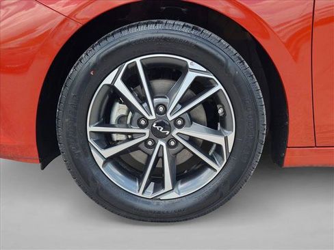 Used 2022 Kia Forte LXS w/ LXS Technology Package FWD image 22