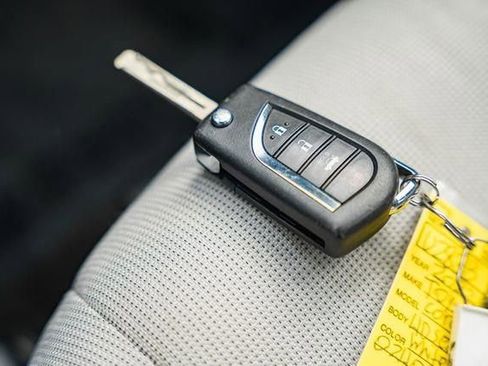 Used 2022 Toyota Corolla LE image 33