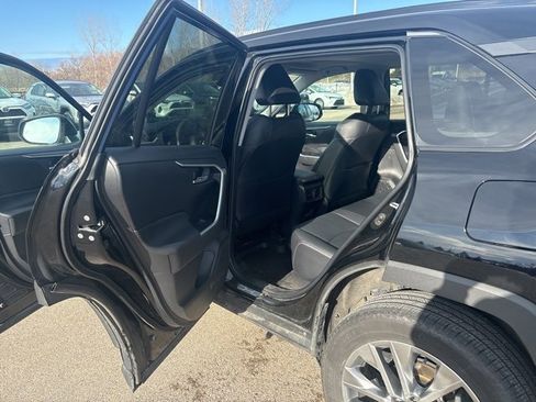 Used 2023 Toyota RAV4 XLE Premium image 11