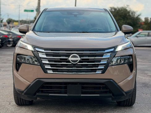 Used 2025 Nissan Rogue SV AWD/4WD image 3